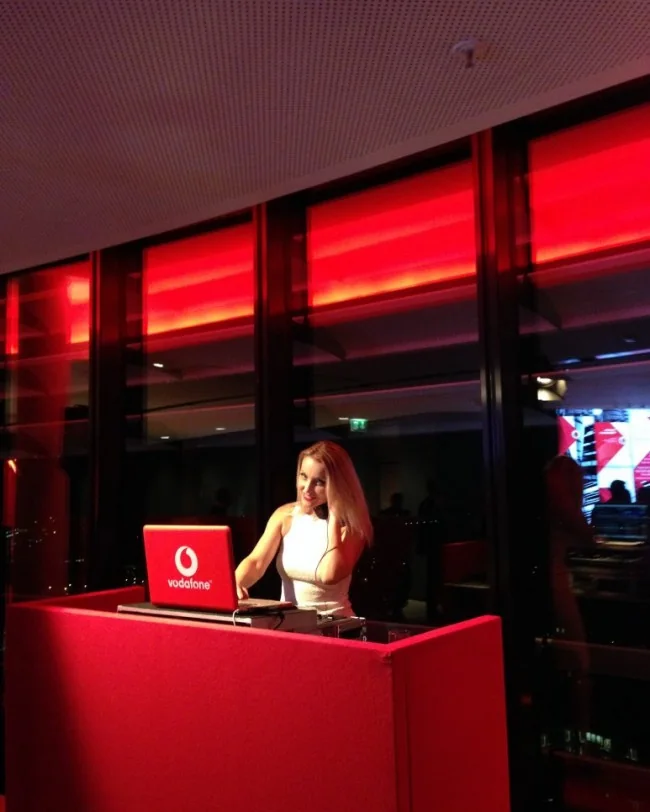 Juliette als DJane bei einem Corporate Event
